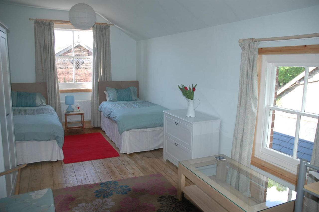 Mid Wales Arts B&B Caersws Exterior foto